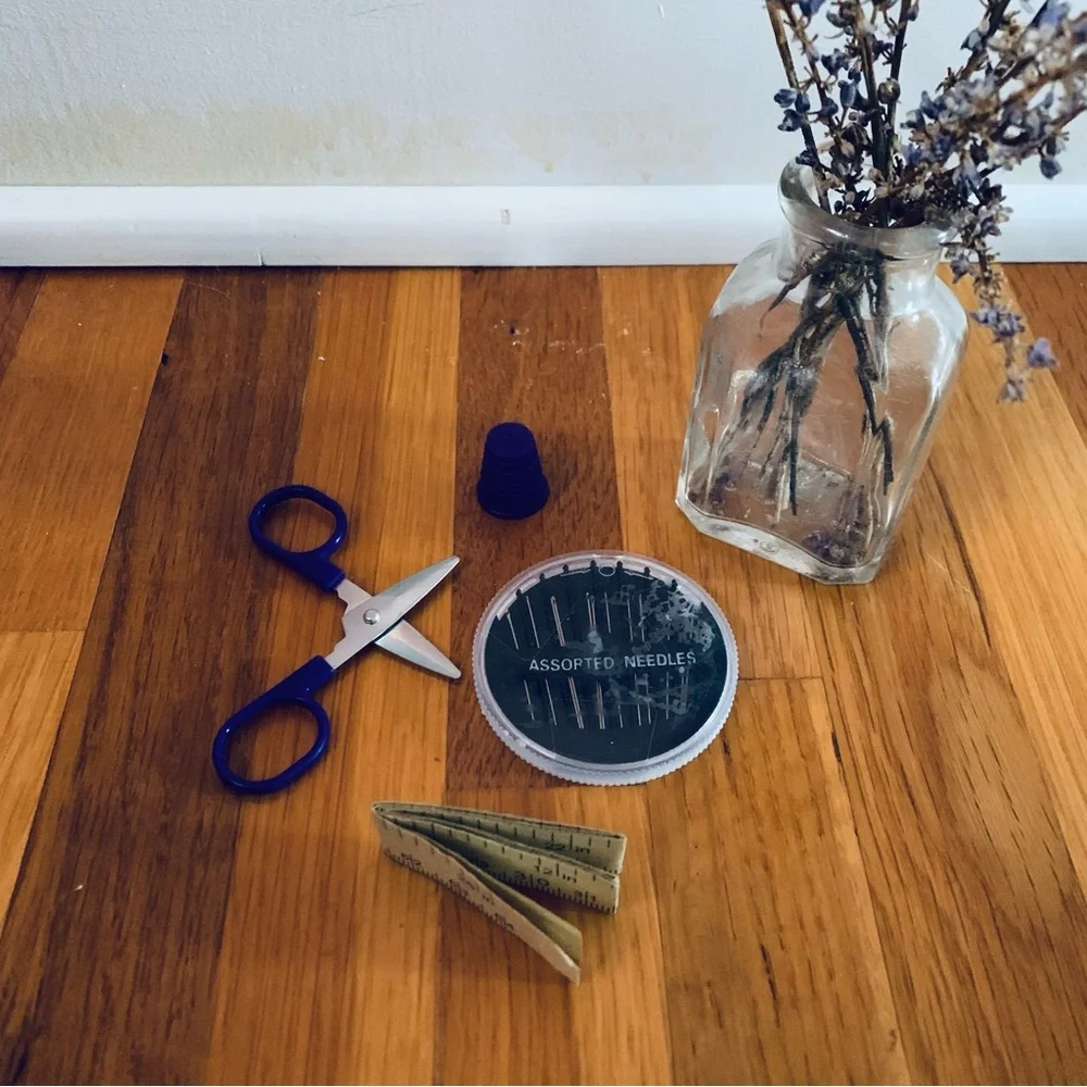 Mini Sewing Kit Emergency Sewing Kit, Travel Sewing Kit, Portable Sewing Kit